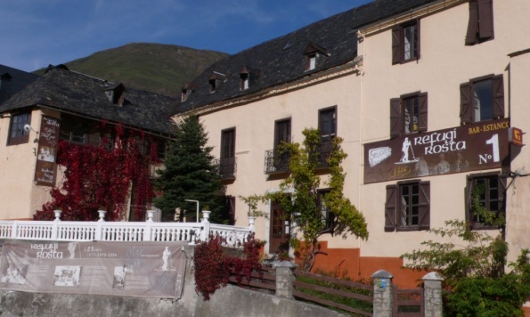 Refugi Rosta.    Route side. (Copiar)